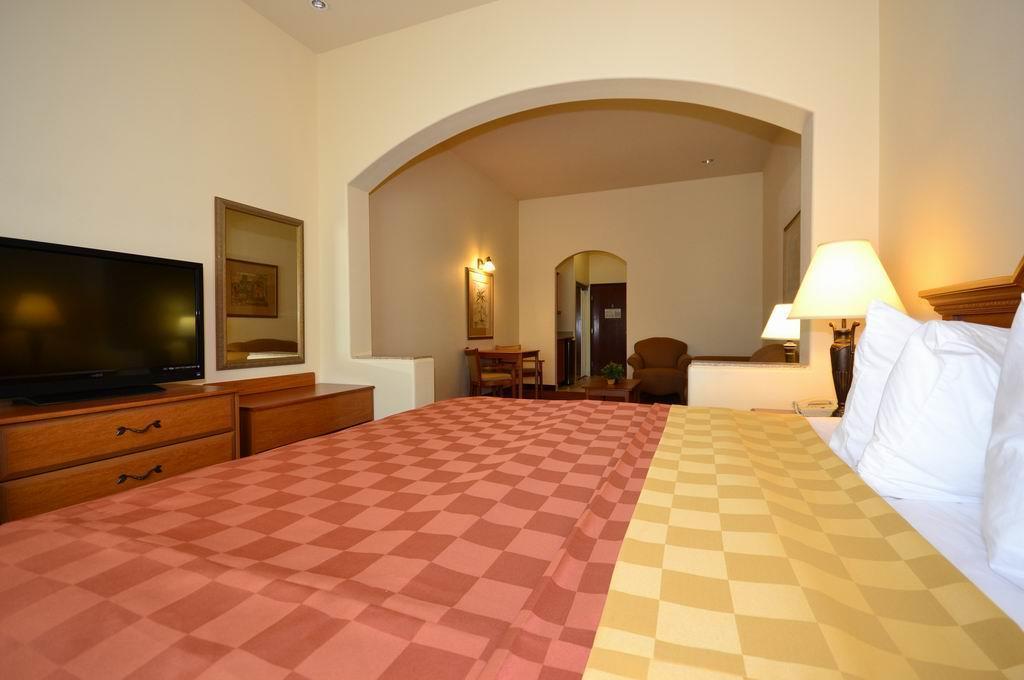 Best Western Casa Villa Suites Harlingen Ngoại thất bức ảnh